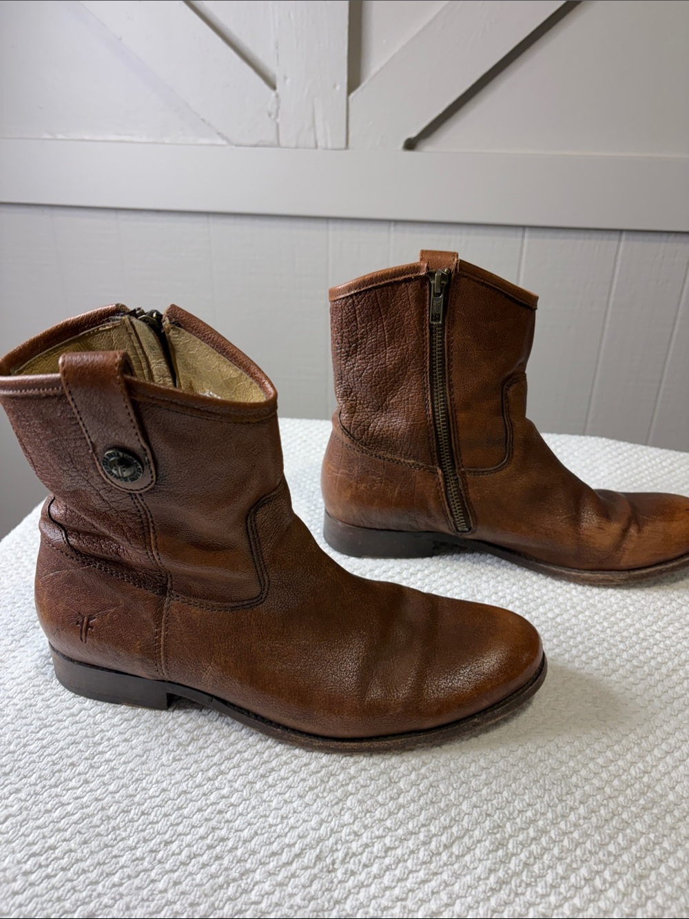 FRYE Melissa Button Short Leather Boots Brown Cognac Ankle Booties Size 9B - Picture 10 of 12